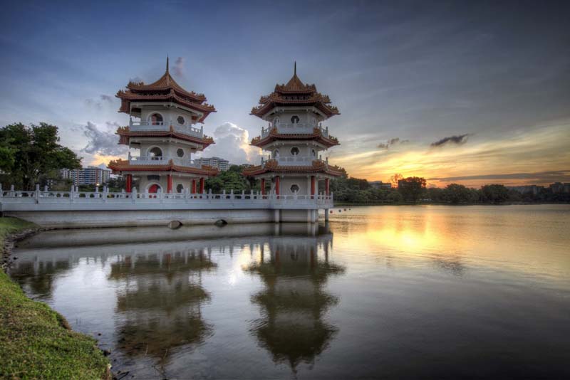 twin-pagodas-at-singapore-chinese-garden-lake-at-sunset-1600x1067