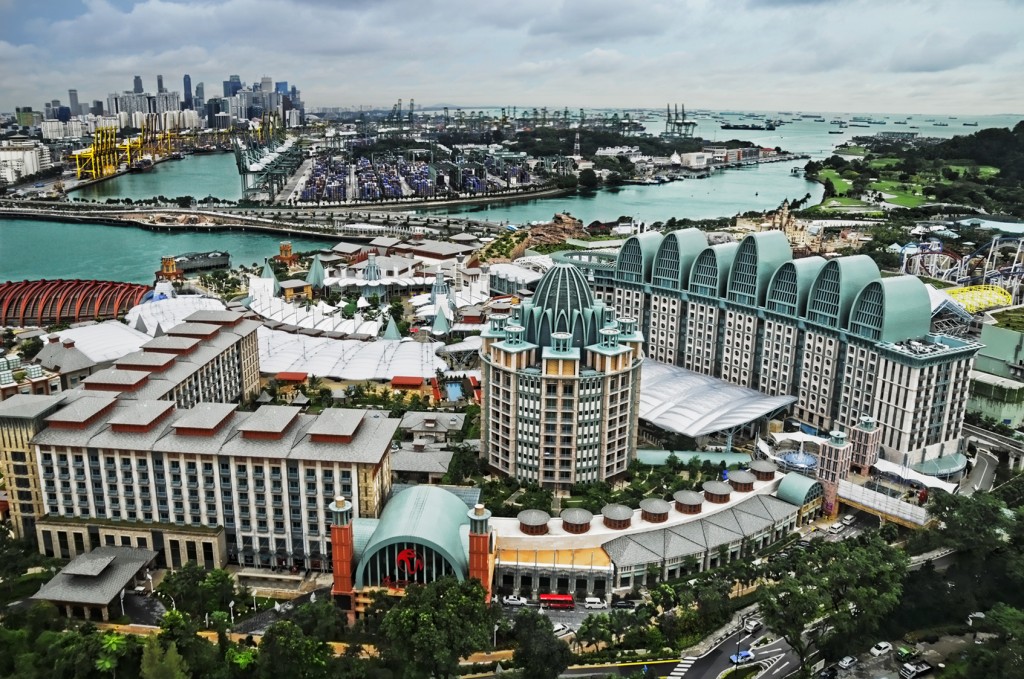 Resorts_World_Sentosa_viewed_from_the_Tiger_Sky_Tower,_Sentosa,_Singapore_-_20110131
