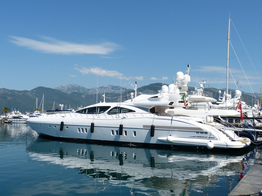 Private Yacht For Your Honeymoon